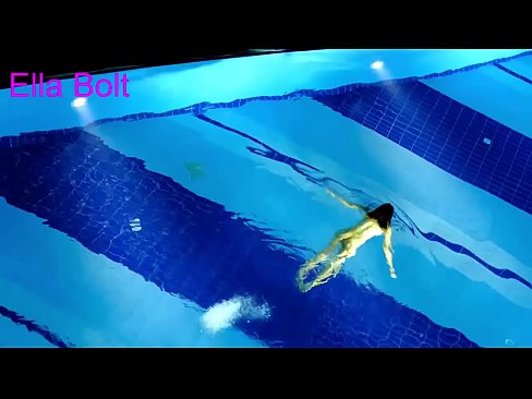 ❤️ എനിക്ക് കാണുന്നത് നിർത്താൻ കഴിയില്ല, ELLA BOLT റിസോർട്ട് പൂളിൽ നഗ്നയായി നീന്തുന്ന യുവ സുന്ദരിയെ പിടികൂടി ❤ സൂപ്പർ സെക്സ് ഞങ്ങളിൽ ❤